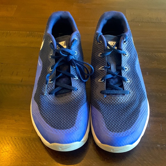 Barely worn mens Nike flywire training shoes - Picture 2 of 2